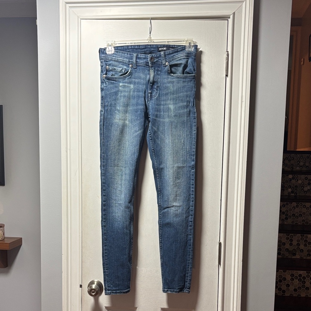 Seven7 Men's Skinny Jeans in Faded Blue Wash